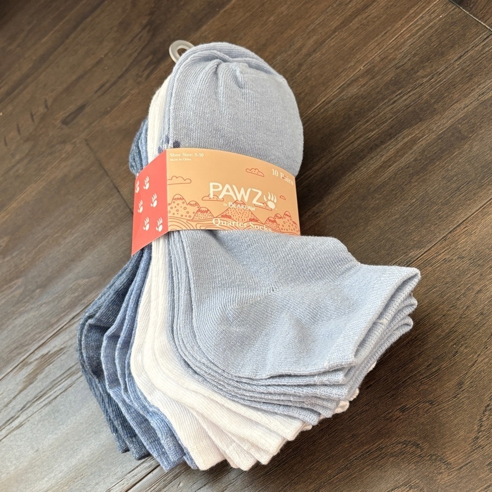 Pawz Bearpaw 10 pr. quarter socks,super soft, light, blues/white, shoe size 5-10